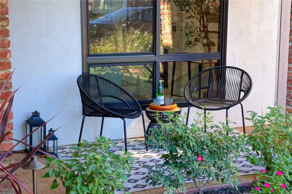 19939 Hemmingway Winnetka, CA 91306