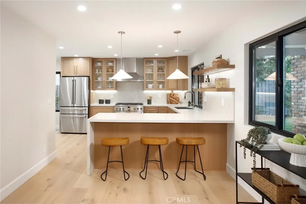 19939 Hemmingway Winnetka, CA 91306