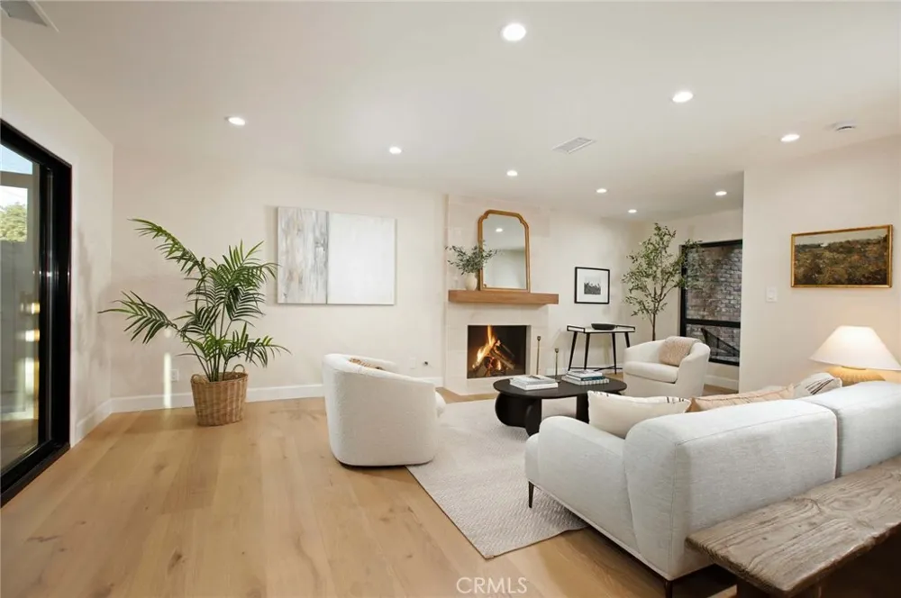 19939 Hemmingway Winnetka, CA 91306