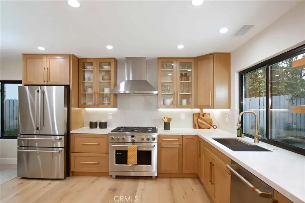 19939 Hemmingway Winnetka, CA 91306