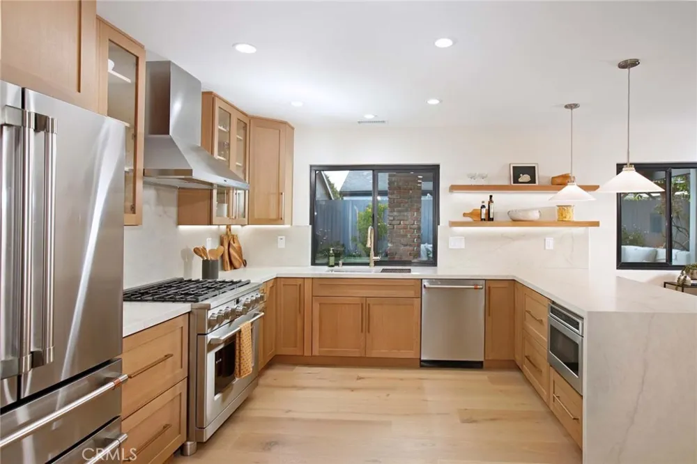 19939 Hemmingway Winnetka, CA 91306