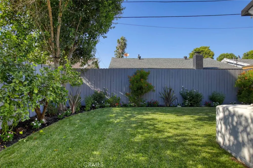 19939 Hemmingway Winnetka, CA 91306