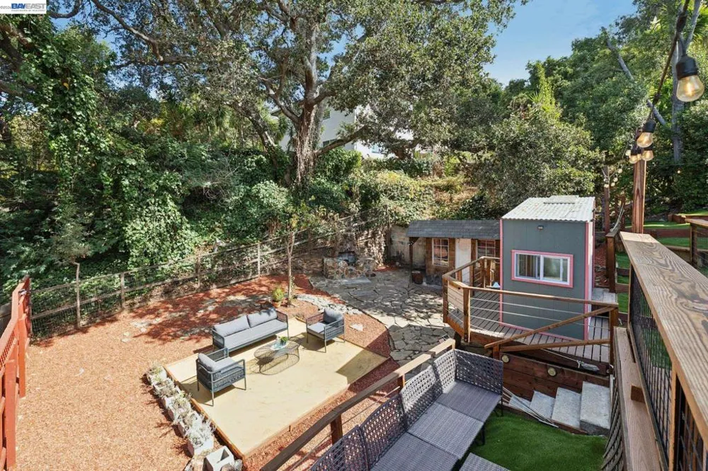 3051 Parker Ave Oakland, CA 94605
