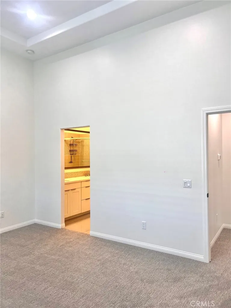 86 Rose Arch Irvine, CA 92620