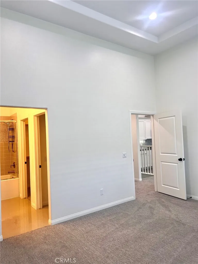86 Rose Arch Irvine, CA 92620