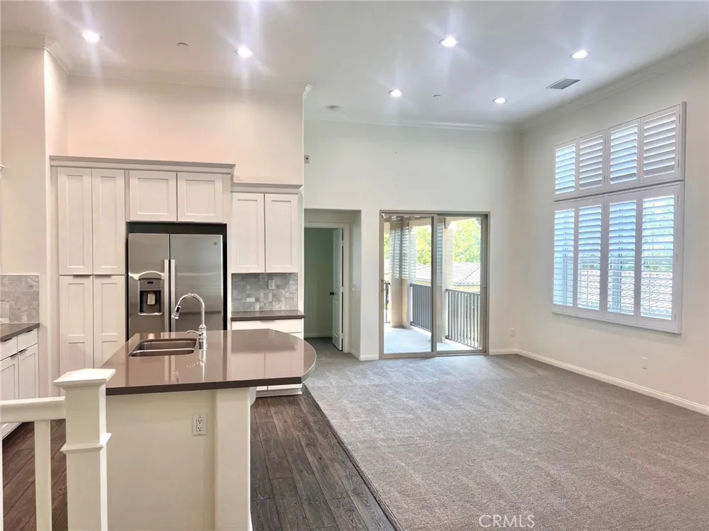 86 Rose Arch Irvine, CA 92620