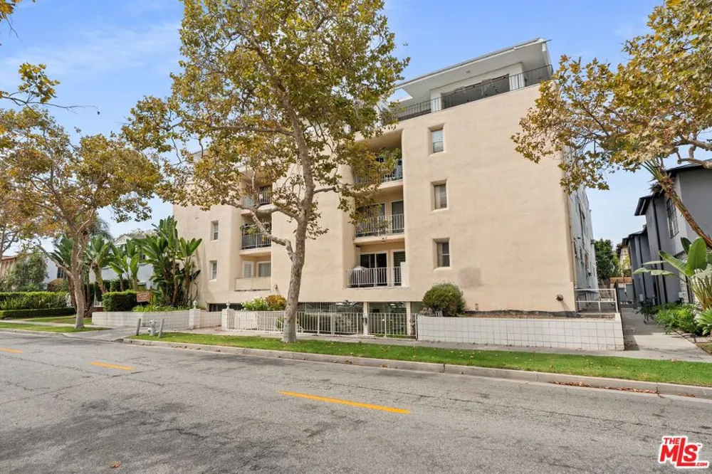 423 S Rexford Drive #305 Beverly Hills, CA 90212