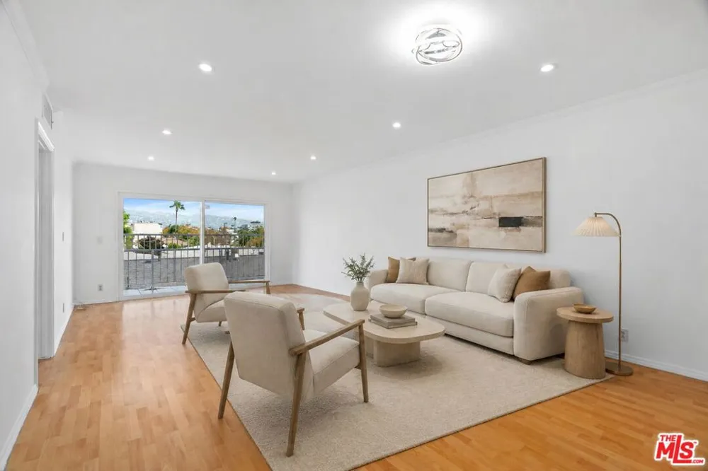 423 S Rexford Drive #305 Beverly Hills, CA 90212