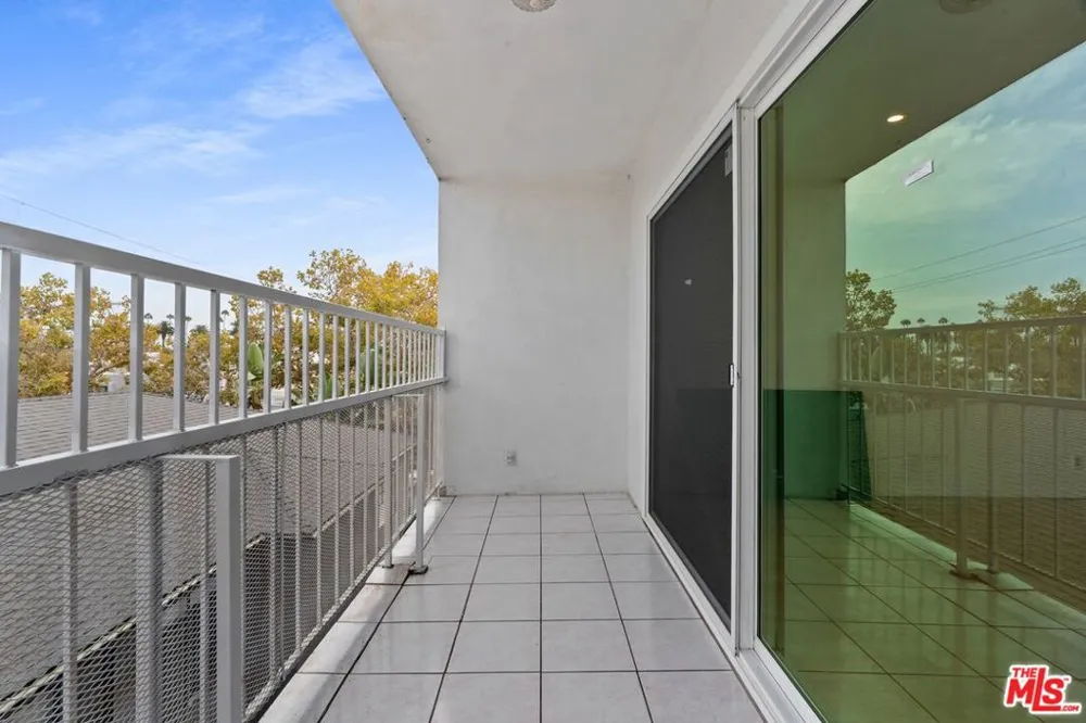 423 S Rexford Drive #305 Beverly Hills, CA 90212