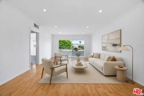 423 S Rexford Drive #305