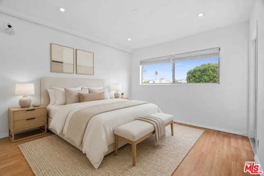 423 S Rexford Drive #305 Beverly Hills, CA 90212