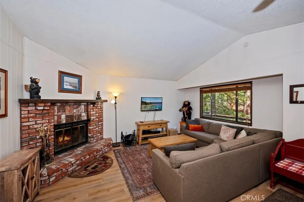 42587 Cedar Big Bear Lake, CA 92315