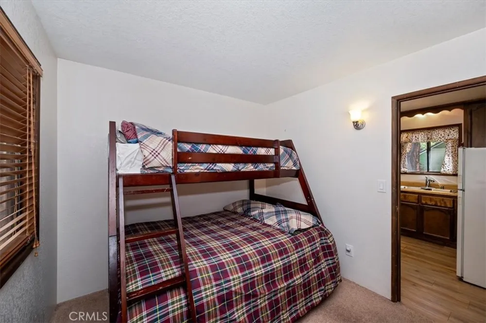 42587 Cedar Big Bear Lake, CA 92315