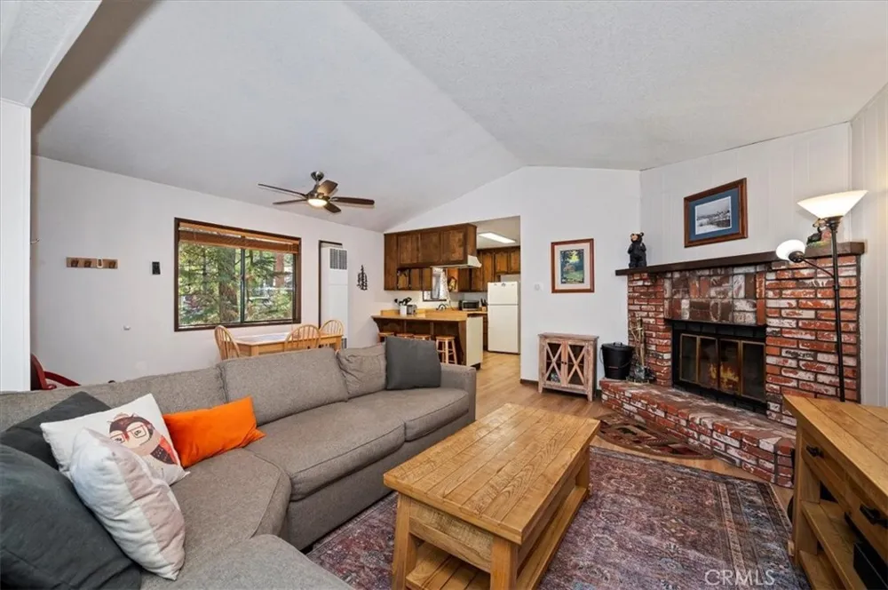 42587 Cedar Big Bear Lake, CA 92315
