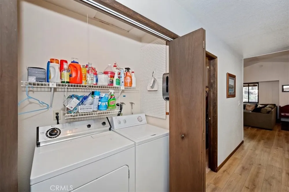 42587 Cedar Big Bear Lake, CA 92315