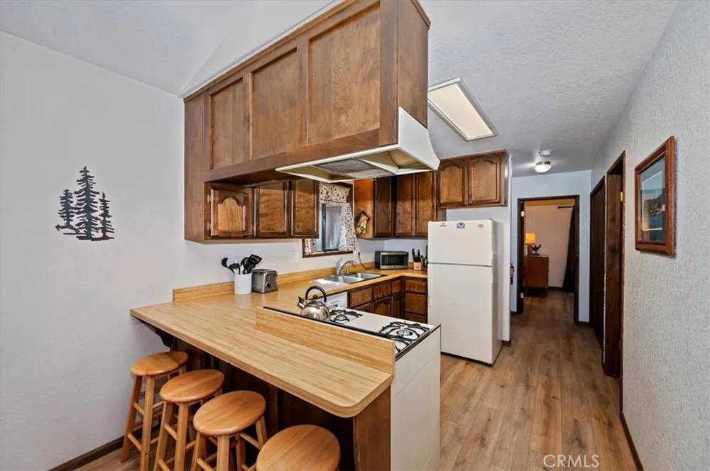 42587 Cedar Big Bear Lake, CA 92315
