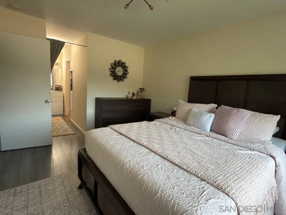 11375 Matinal Circle San Diego, CA 92127