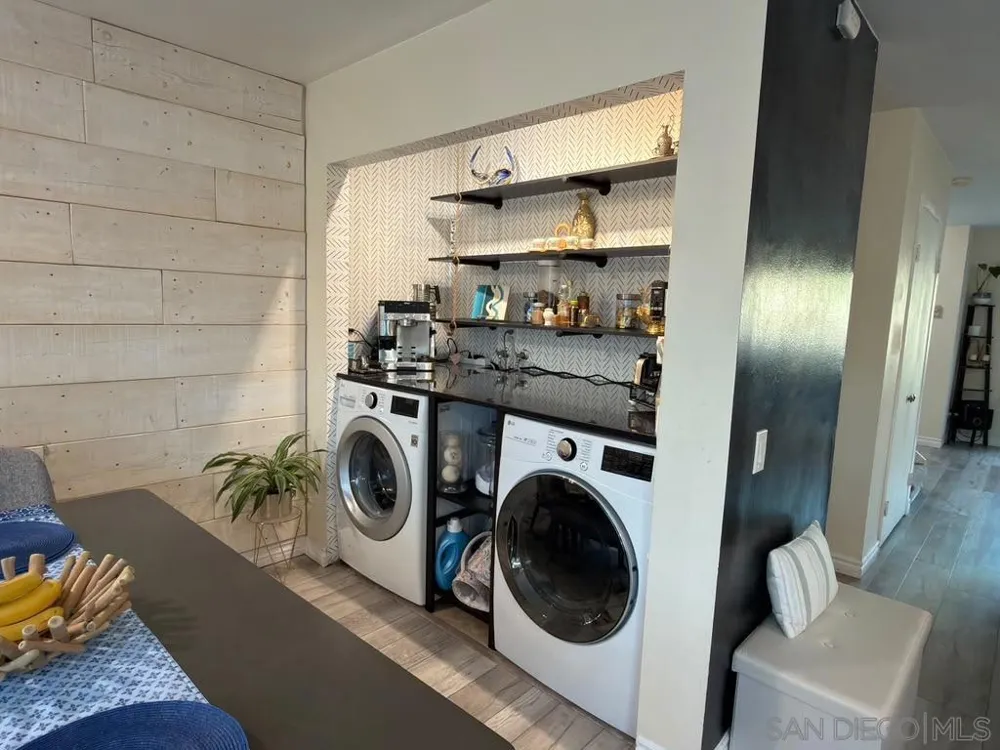 11375 Matinal Circle San Diego, CA 92127