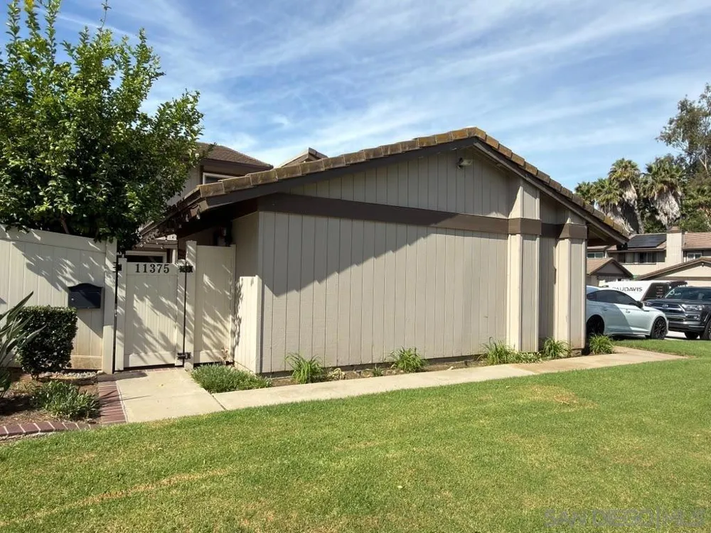 11375 Matinal Circle San Diego, CA 92127