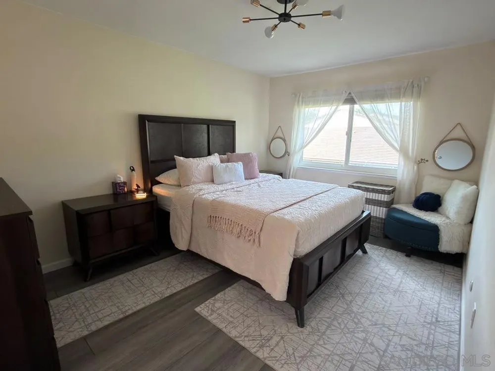 11375 Matinal Circle San Diego, CA 92127