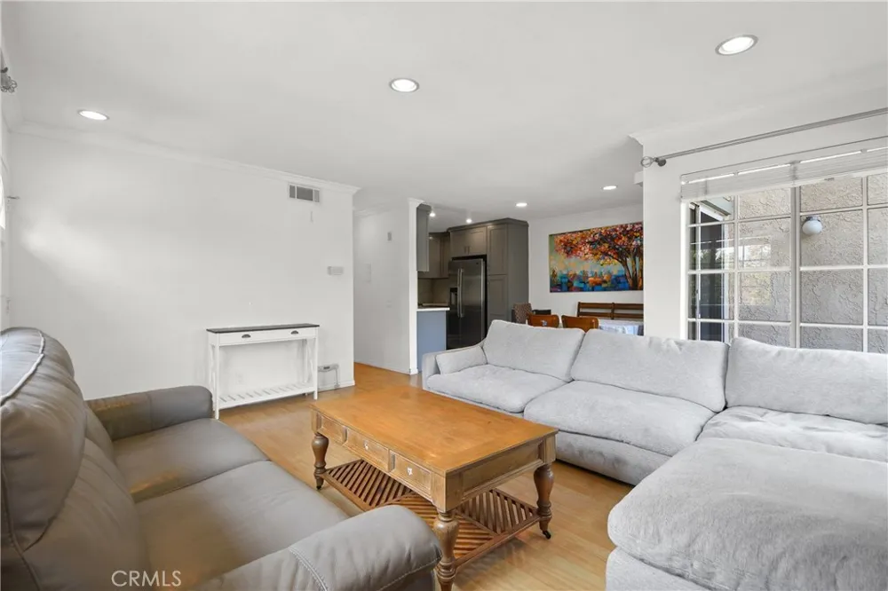 141 Oxford Irvine, CA 92612