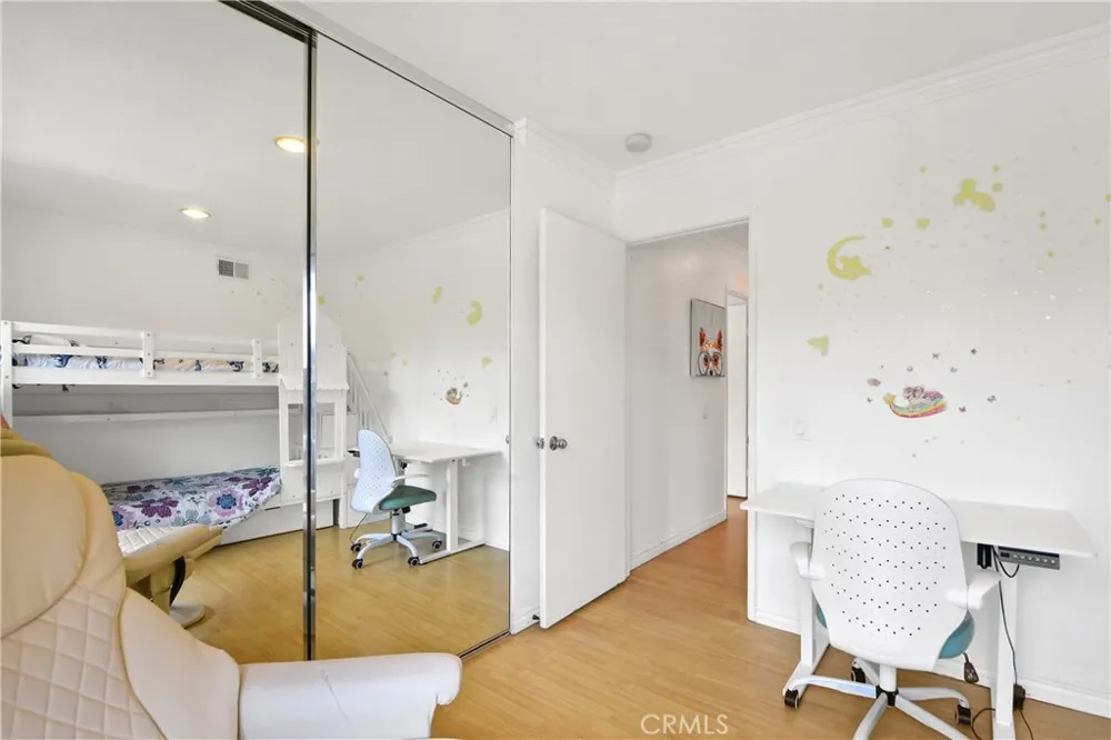 141 Oxford Irvine, CA 92612