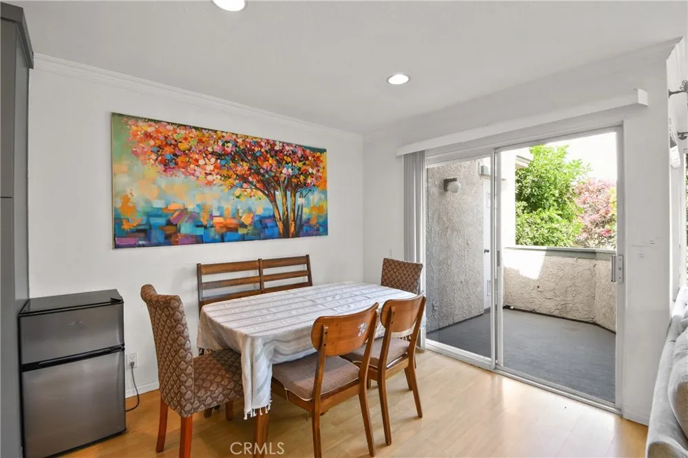 141 Oxford Irvine, CA 92612