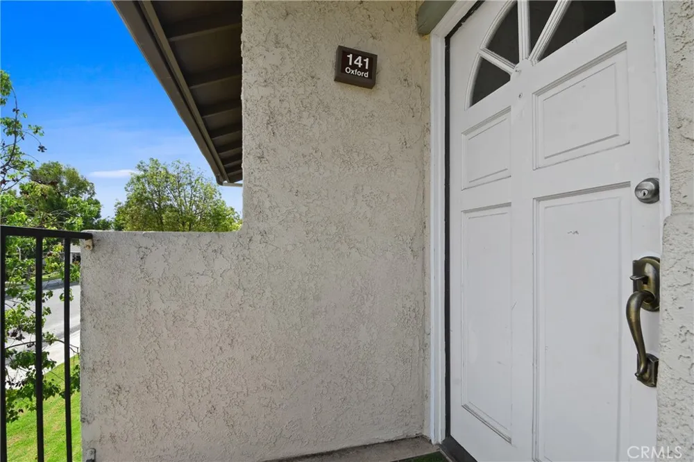141 Oxford Irvine, CA 92612