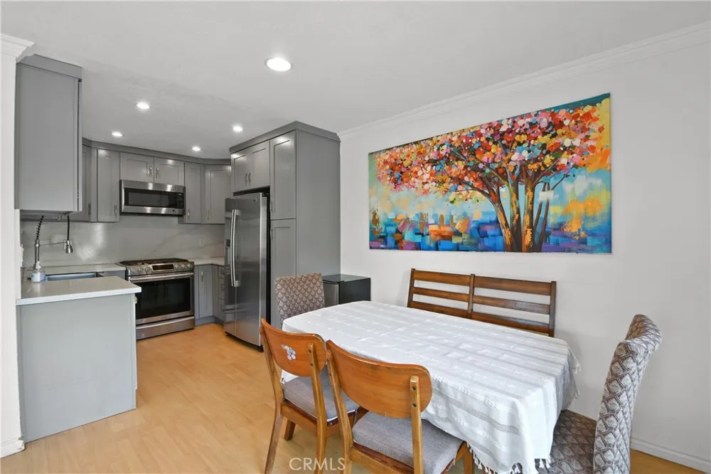141 Oxford Irvine, CA 92612