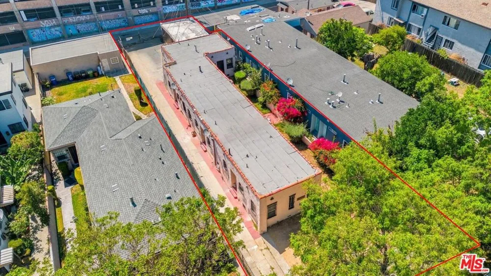 3427 S Bronson Avenue Los Angeles, CA 90018
