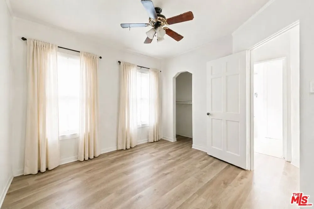 3427 S Bronson Avenue Los Angeles, CA 90018