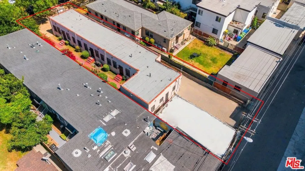 3427 S Bronson Avenue Los Angeles, CA 90018