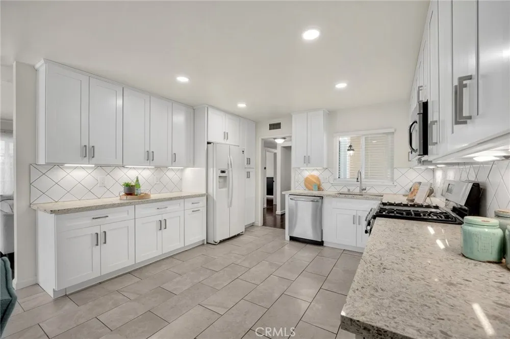 19638 E Groverdale Covina, CA 91724