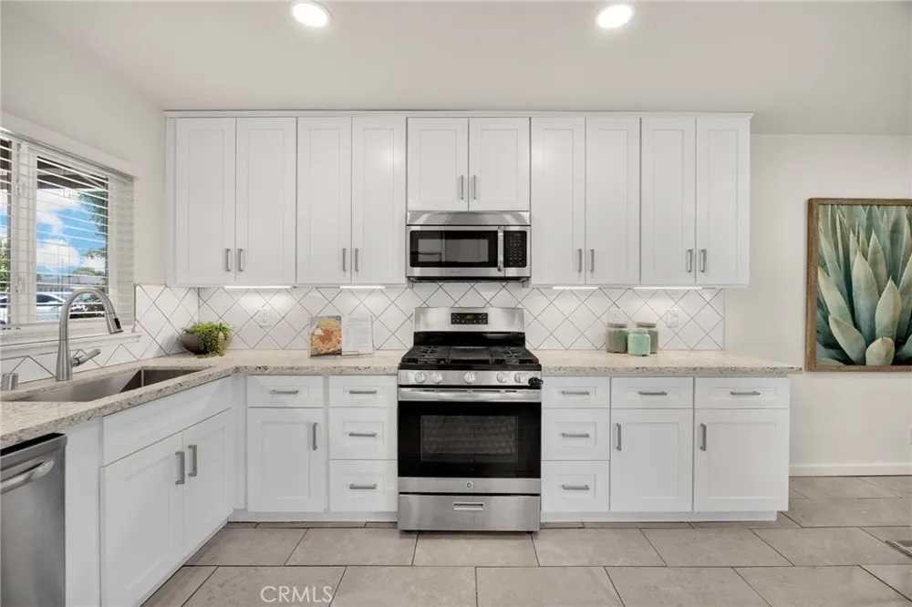 19638 E Groverdale Covina, CA 91724