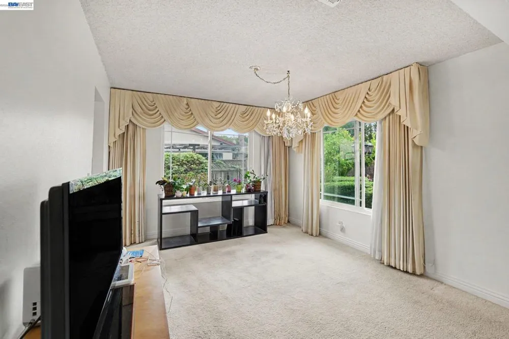 127 Catalpa Ct Hercules, CA 94547