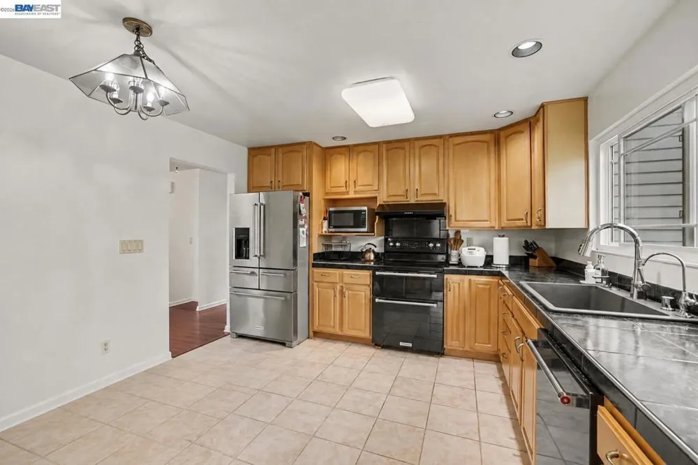 127 Catalpa Ct Hercules, CA 94547