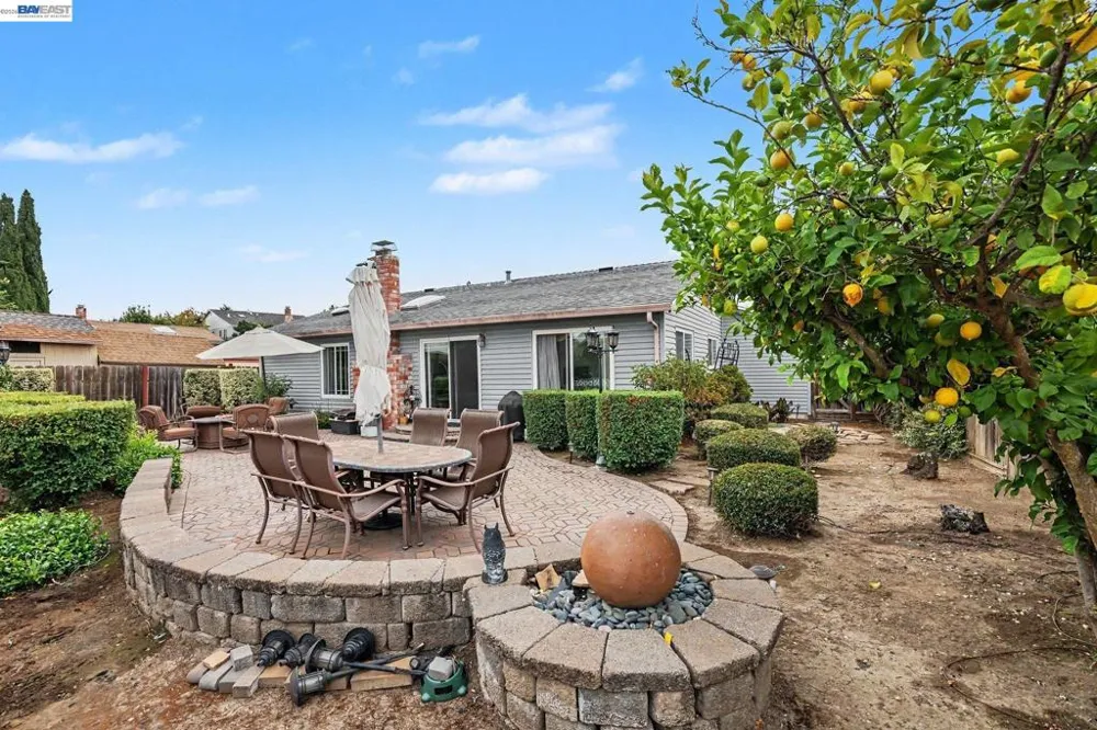 127 Catalpa Ct Hercules, CA 94547