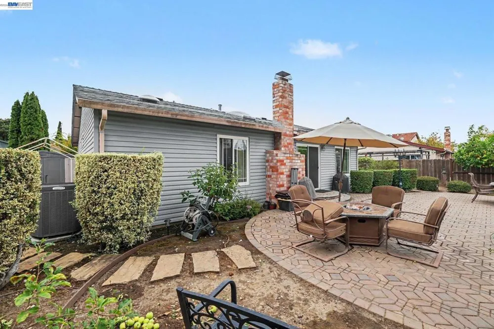 127 Catalpa Ct Hercules, CA 94547