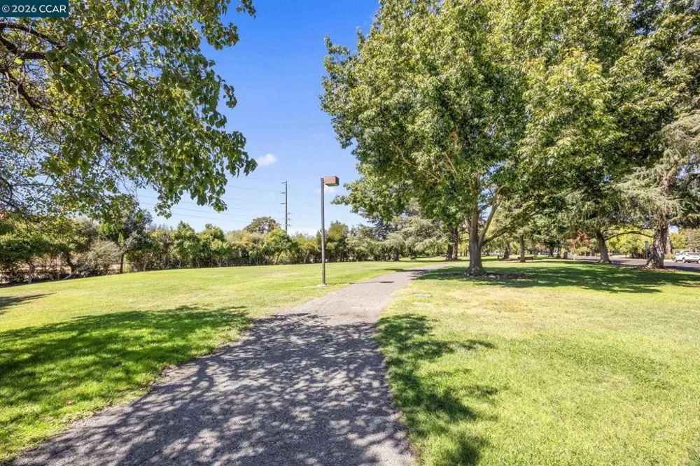1320 Hookston Rd Concord, CA 94518