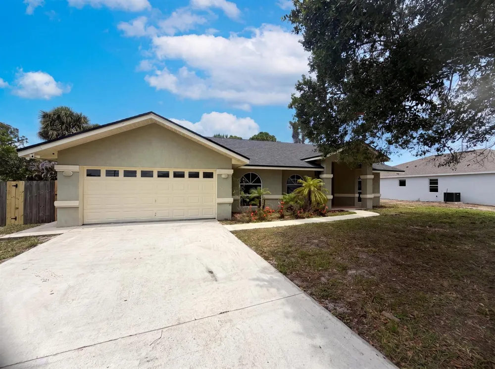 711 SE Celtic Avenue Port St. Lucie, FL 34983