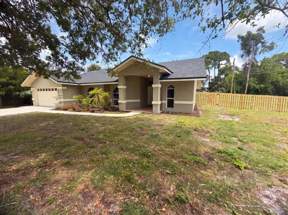 711 SE Celtic Avenue Port St. Lucie, FL 34983