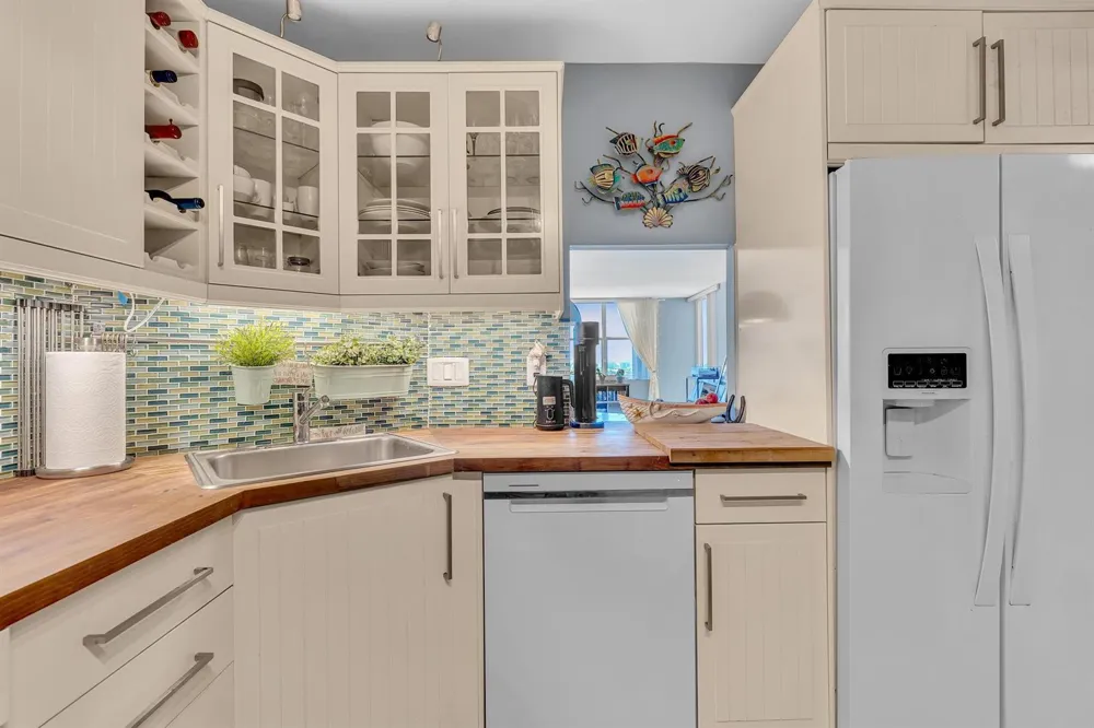 3015 Ocean Boulevard #16K Fort Lauderdale, FL 33308