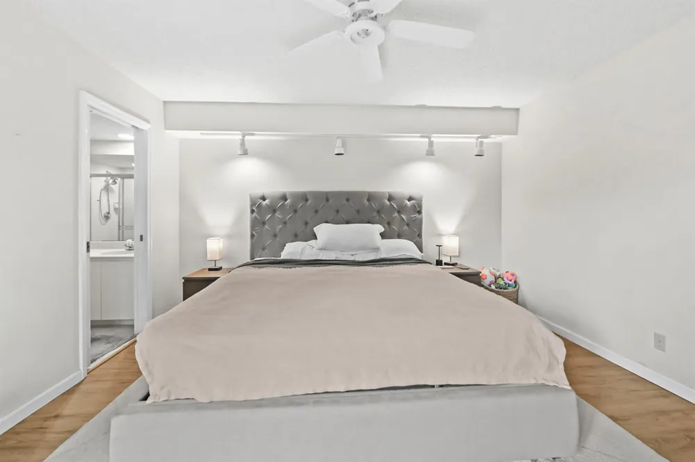 746 NW 98th Way Plantation, FL 33324