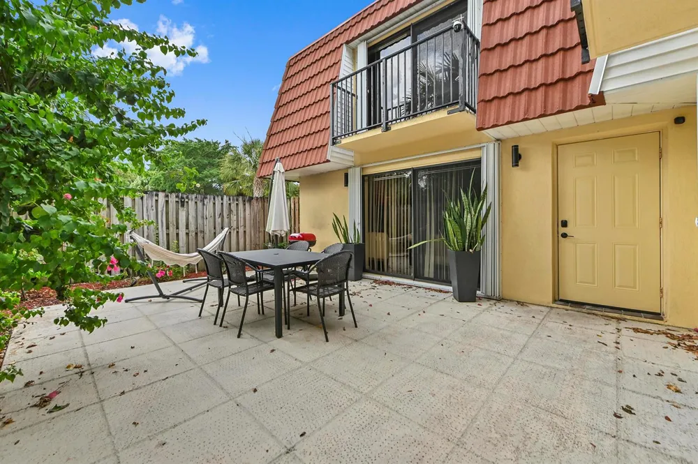 746 NW 98th Way Plantation, FL 33324