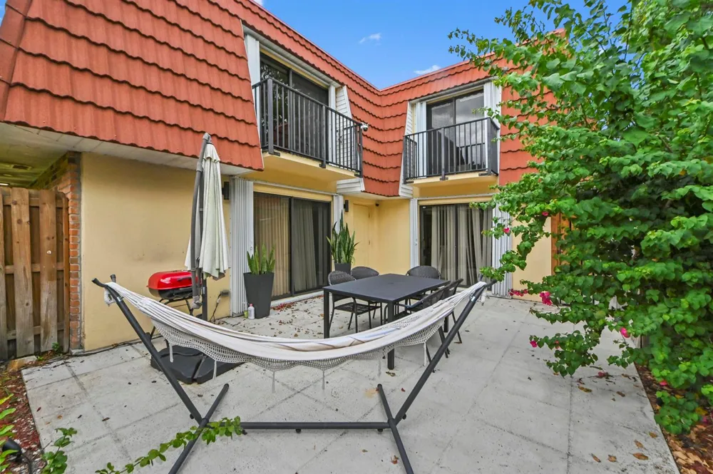 746 NW 98th Way Plantation, FL 33324