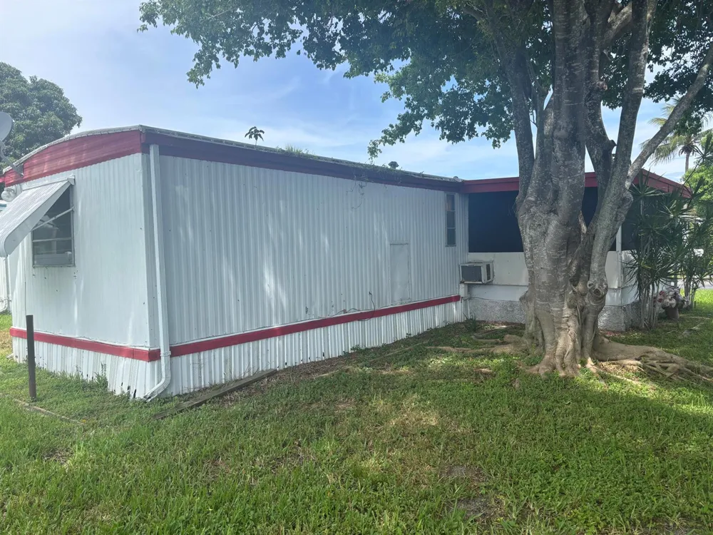 13 Havenwood Drive Pompano Beach, FL 33064