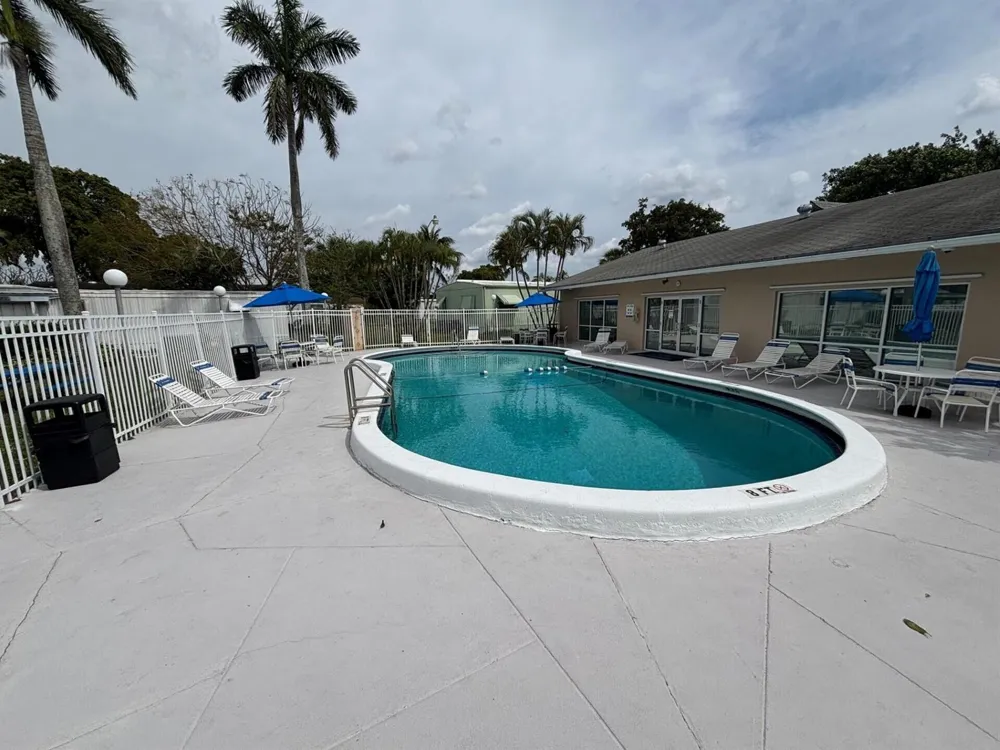 13 Havenwood Drive Pompano Beach, FL 33064