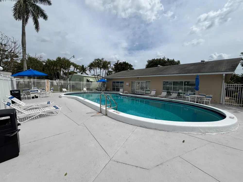 13 Havenwood Drive Pompano Beach, FL 33064