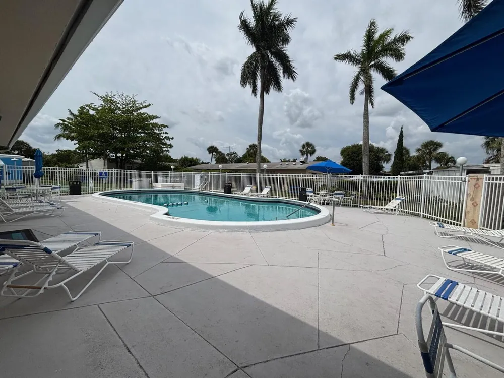 13 Havenwood Drive Pompano Beach, FL 33064