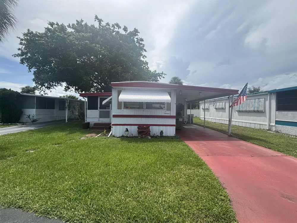 13 Havenwood Drive Pompano Beach, FL 33064